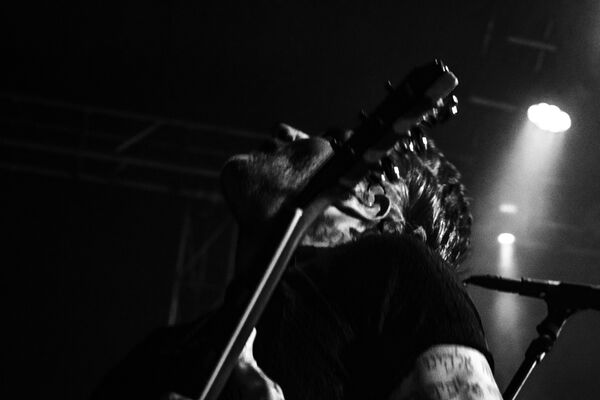 Neck Bisects Neck