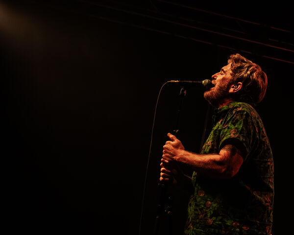 Toby Singing