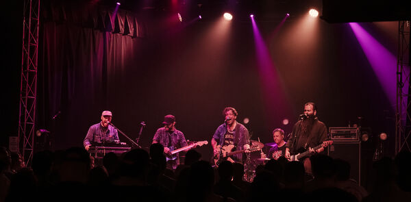 Watashi Wa, Headliners Hall